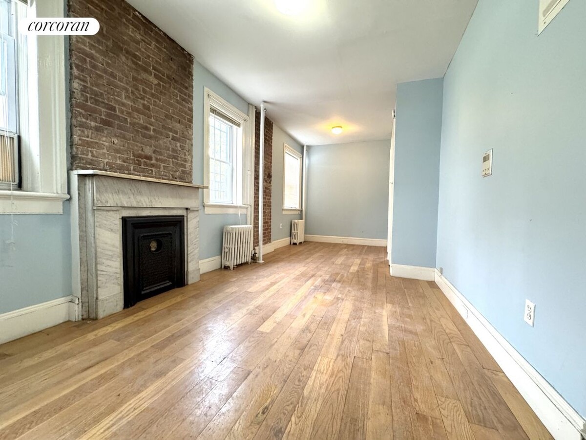 Photo - 327 W 18th St Apartment