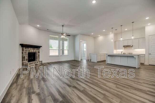 Photo - 405 Yellowstone Dr