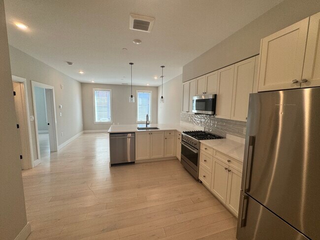 203 Green St Unit 2