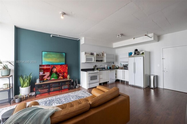 Photo - 690 SW 1st Ct Unidad 2730