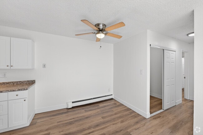 2BR, 1BA - 790SF - Dining Area