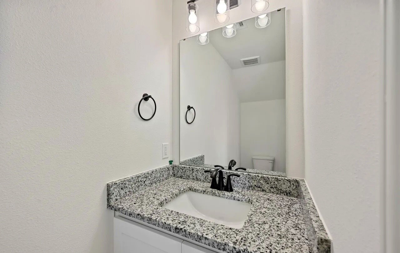 Photo - 545 Delmar St