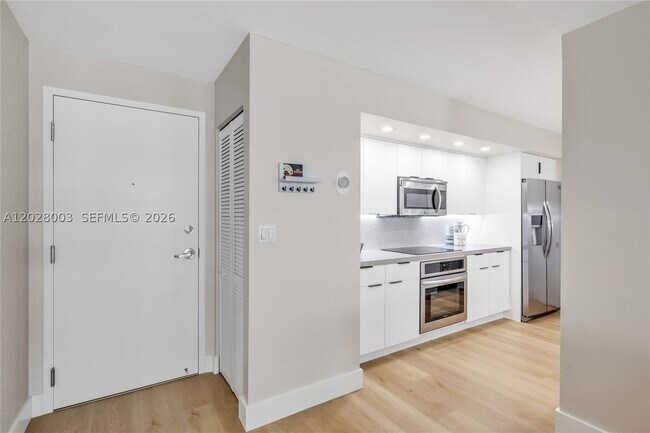 6917 Collins Ave Unit 1404