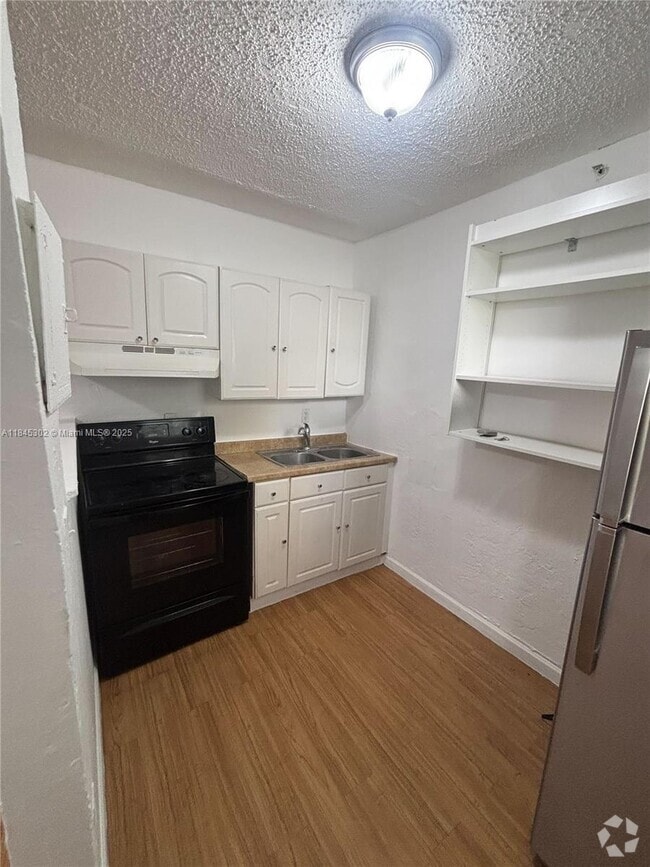 Building Photo - 542 NW 8th St Unit 8 Rental