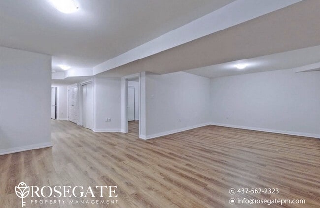 Photo - All-Inclusive 1-Bedroom Basement Apartment with 2 Parking Spaces – Bradford Unité 2