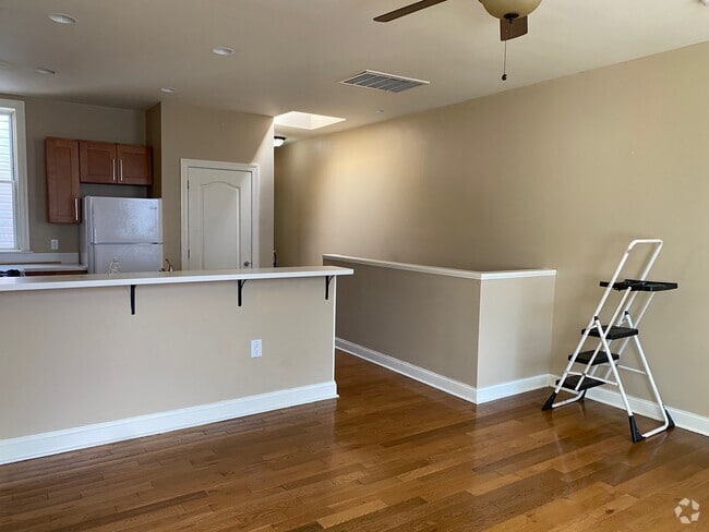 Building Photo - 6513 Germantown Ave Unit 2nd FL Rental