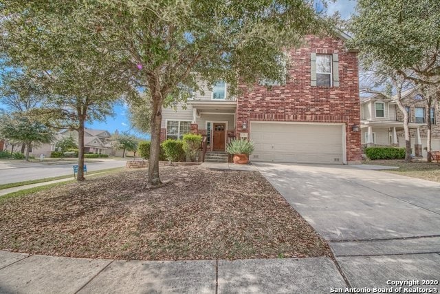 Building Photo - Situated on a desirable corner cul-de-sac lot!!