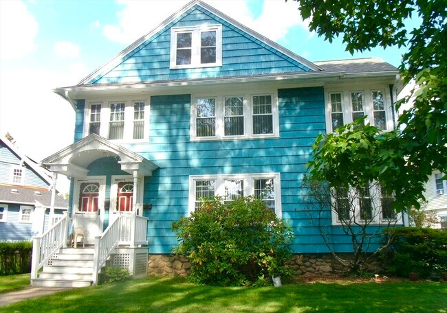 Building Photo - 6 Woodman Rd Unit 2 Rental