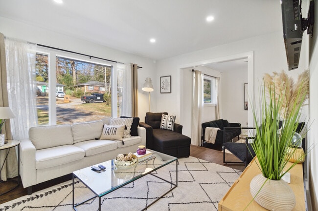 Room in House on Pasadena Dr - Room in House on Pasadena Dr