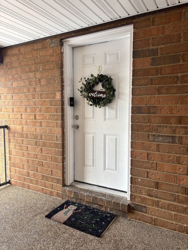 Building Photo - 5581 Baronridge Dr Unit 9