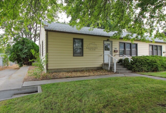 Photo - RENT SPECIAL: 2 Bed/1 Bath Duplex in Central Richland