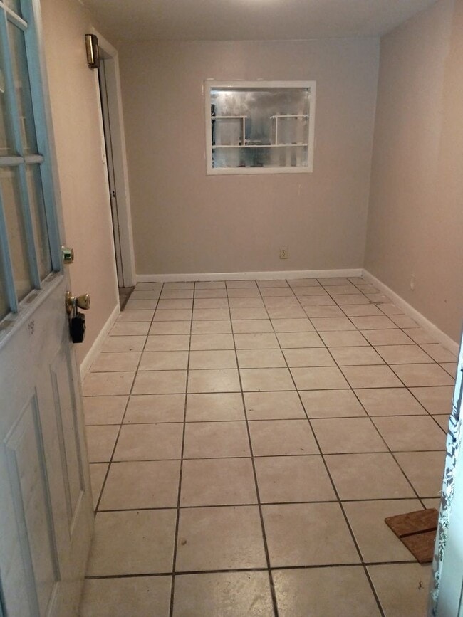 Photo - Charming 3-Bedroom Home – Spacious & Updated