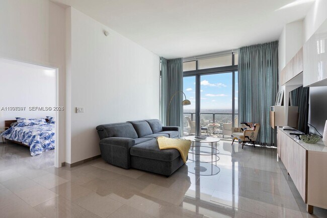 Photo - 88 SW 7th St Unidad 4106