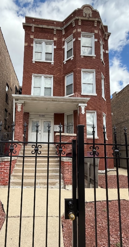 Building Photo - 1105 S Richmond St Rental