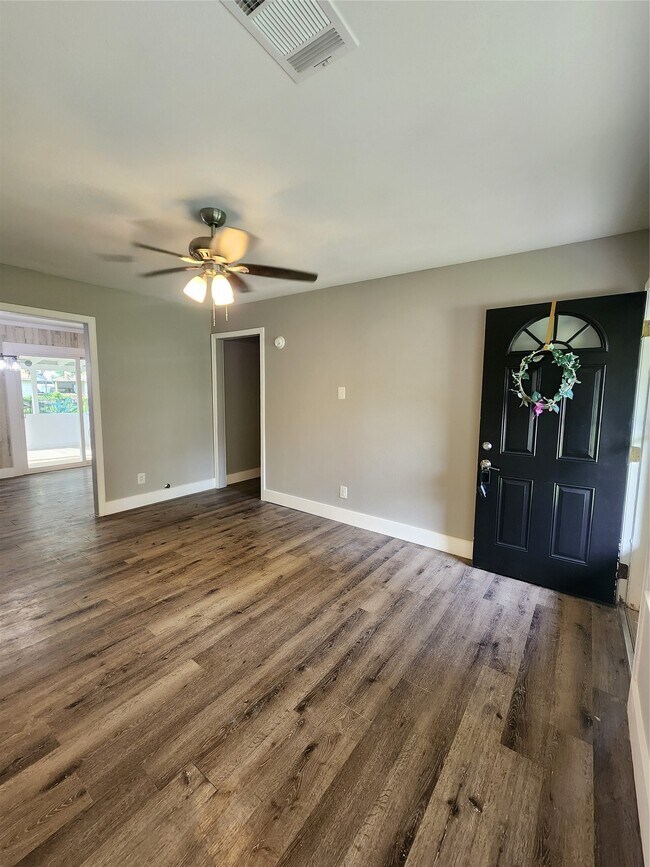 Photo - 9711 Aguila St