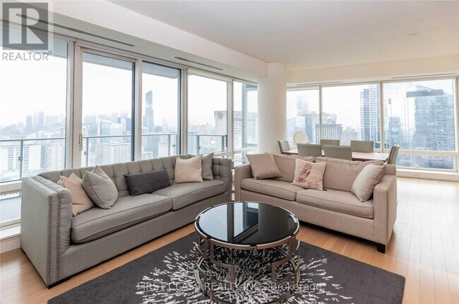 Photo - 180 University Ave Unité 4106