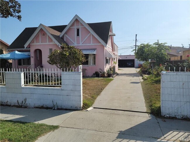 Photo - 2738 Southern B Unidad B