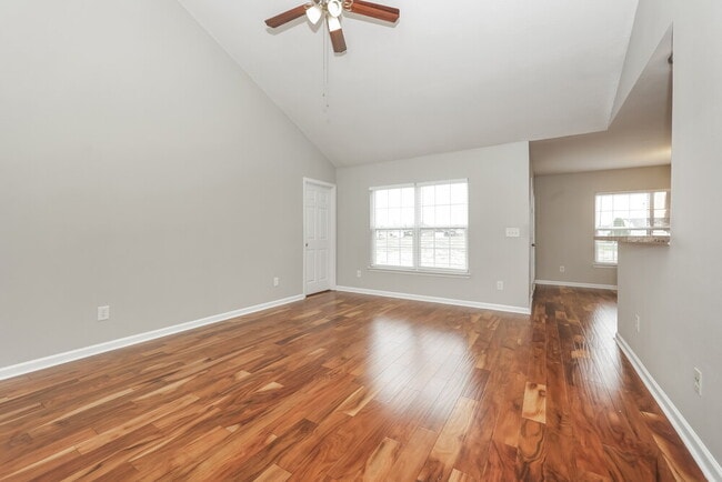 Photo - 406 Birdstone Dr