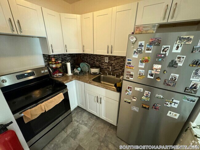 Building Photo - 21 Boston St Rental
