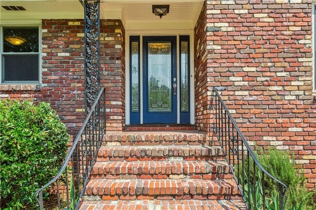 Photo - 3292 Ferncliff Pl NE