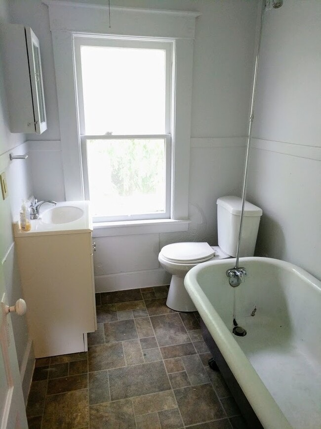 Photo - 227 Boileau Pl Unit 225 1/2 Boileau Pl