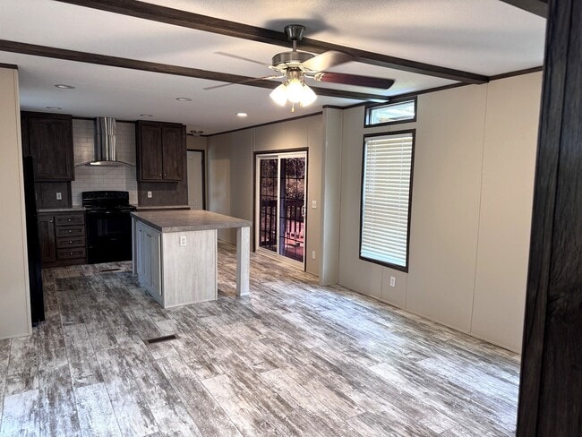 25 County Rd 3893 W