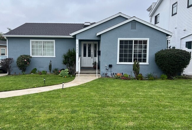 Building Photo - Lovely Home in the Kentwood area of Westchester