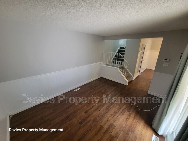 Photo - 128 Kaskitayo Ct NW