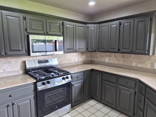 Photo - 123 Meadows Ln