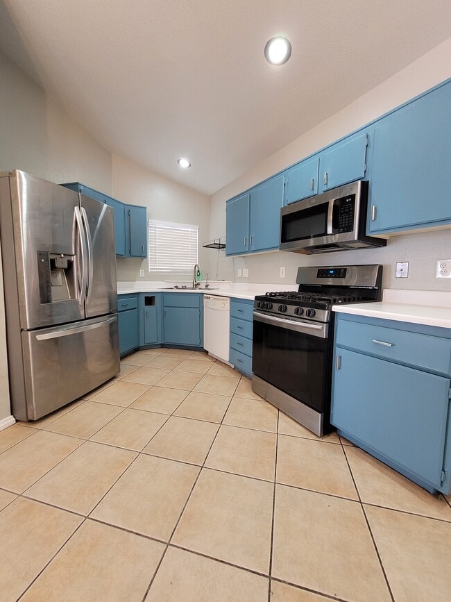 Building Photo - 5104 Crystal Breeze Ln Rental