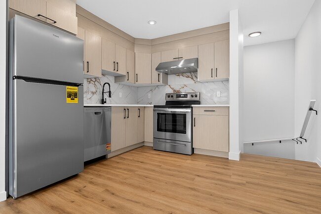 Building Photo - 8719-87177 77 Ave NW Unit 3