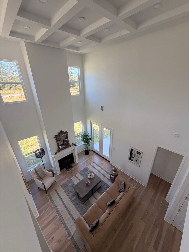 5713 Bascom Ln