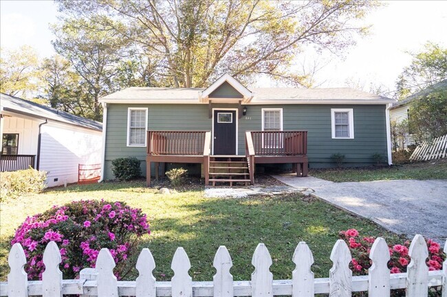 Building Photo - Beautiful 3bd Bungalow Minutes From W Midt... Rental