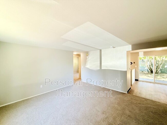 Photo - 506 E 34th St Unit A