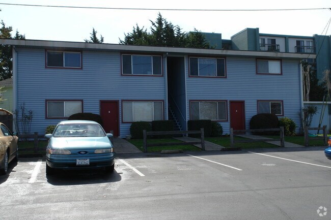 Photo - Fountainbleau Apartments