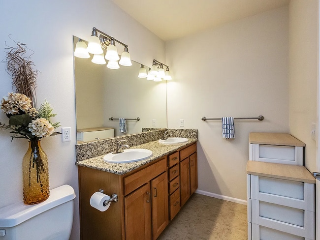 Photo - 4786 Strathmore Cir SW