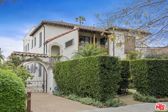 Building Photo - 607 N Kilkea Dr