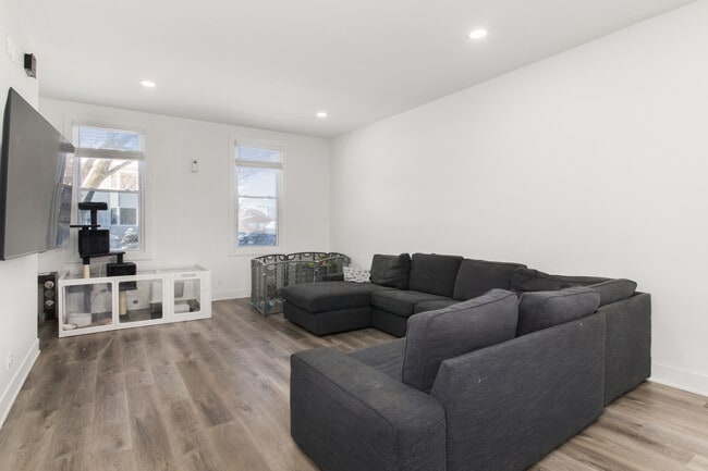 Photo - 4055 Prairie Ave Unit 1