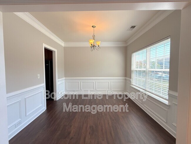Photo - 2910 Watercrest Dr NW
