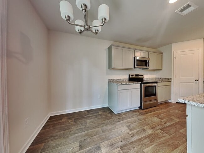 Photo - 308 Crooked Pne Ct