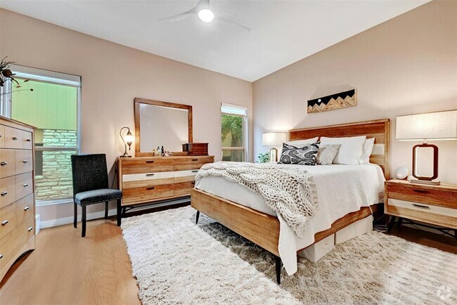 Building Photo - 1509 W 39th 1/2 St Unit 105 Rental