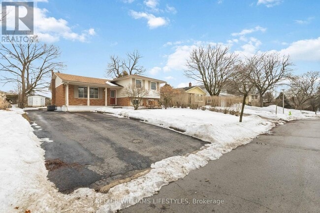 Photo - 32 Rollscourt Gardens