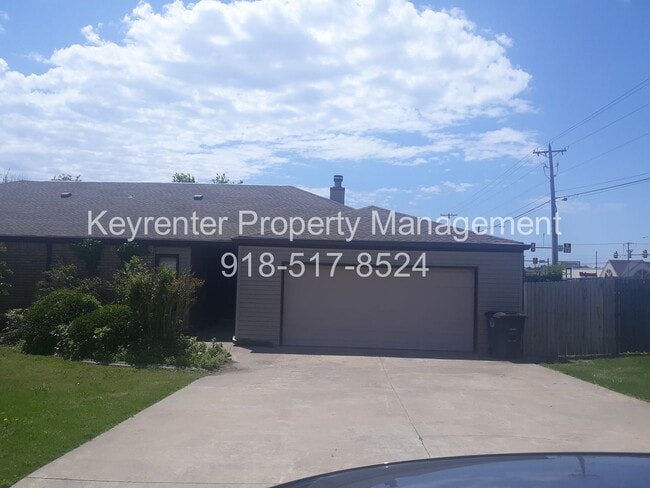 Building Photo - 6506/6508 E 90th St Duplex Unit 6506