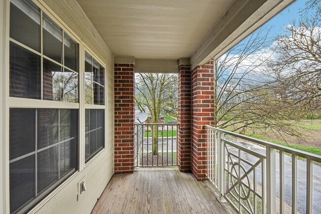 2nd floor balcony