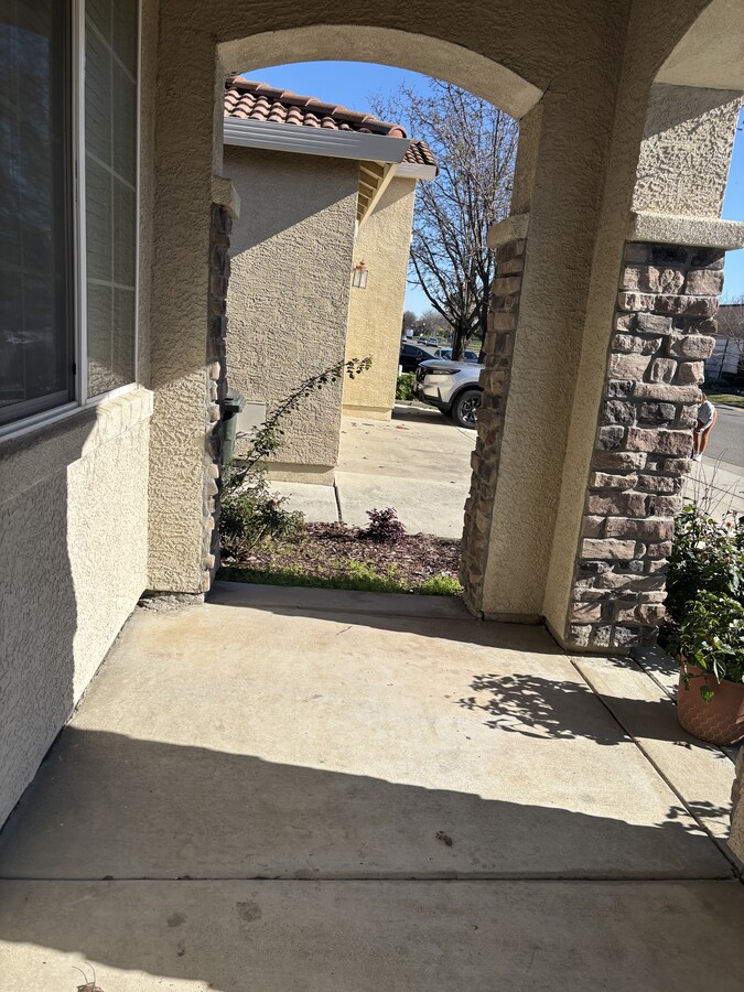 Photo - 390 Greg Thatch Cir