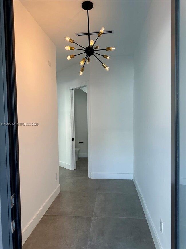 Photo - 4631 SW 32nd Ave