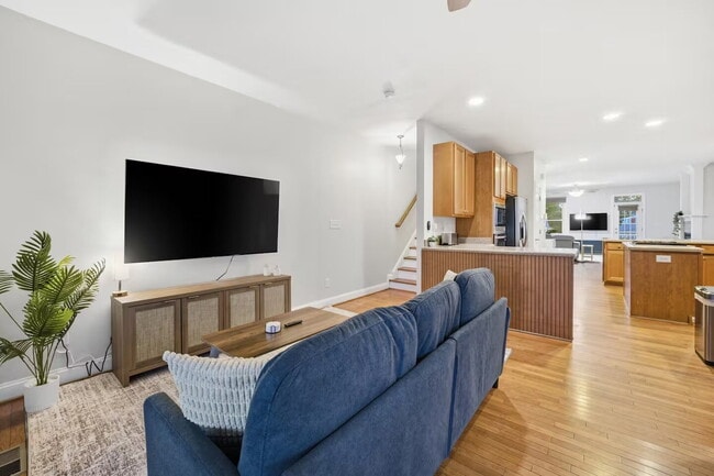 Coastal Calm in Ocean View (4 Bed, 3.5 Bath Condo)