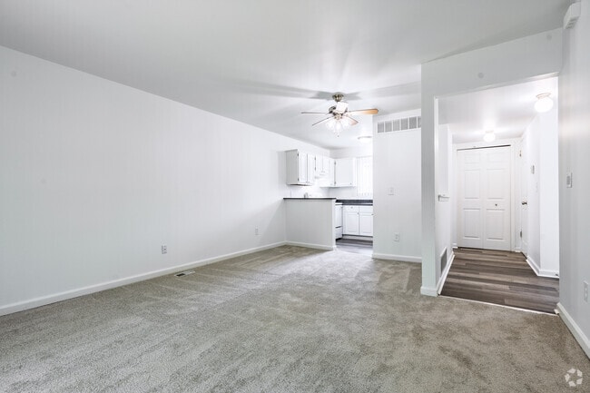 2BR, 1.5BA - 990SF - Dining Area