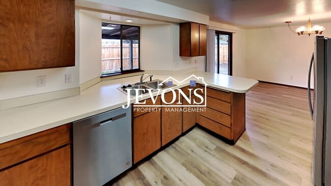 Photo - Enjoy this charming condo near Randall Park and Yakima Valley College, with water, sewer, and gar...