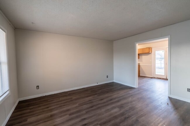 Photo - 3 Bed | 1.5 Bath in East Tulsa!